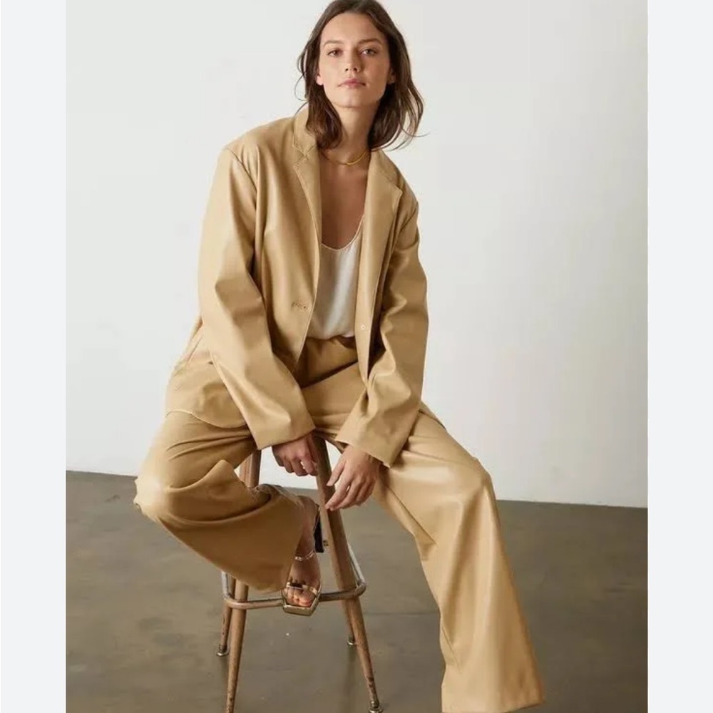 Velvet By Graham and Spencer Camila Jacket Faux Leather Blazer Bisque Sz M NEW